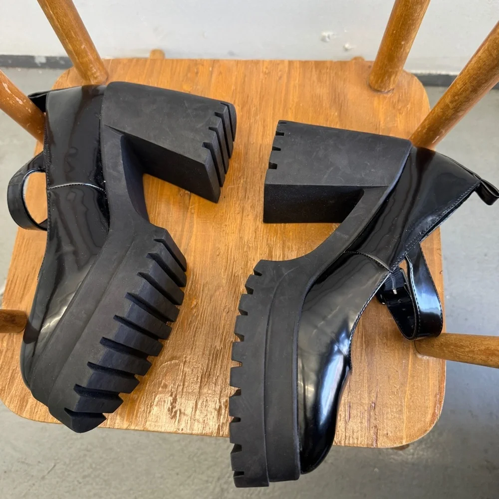 y2k Mary Jane platform black faux leather 9.5M shoes Steve Madden goth grunge